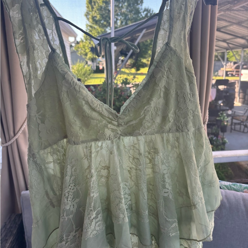 Urban Outfitters Lace Ruffle Cami - Picture 2 of 4